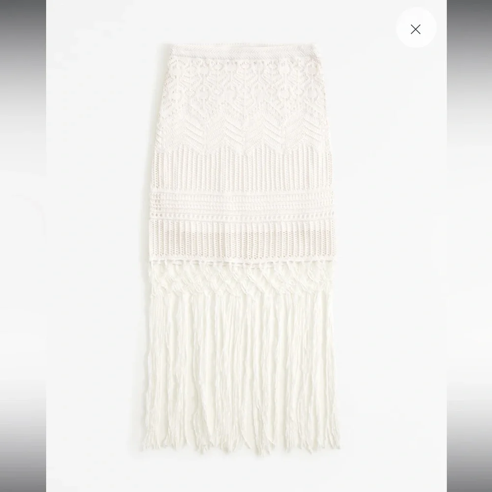 Abercrombie Crochet-Style White Fringe Knit skirt - Picture 2 of 7